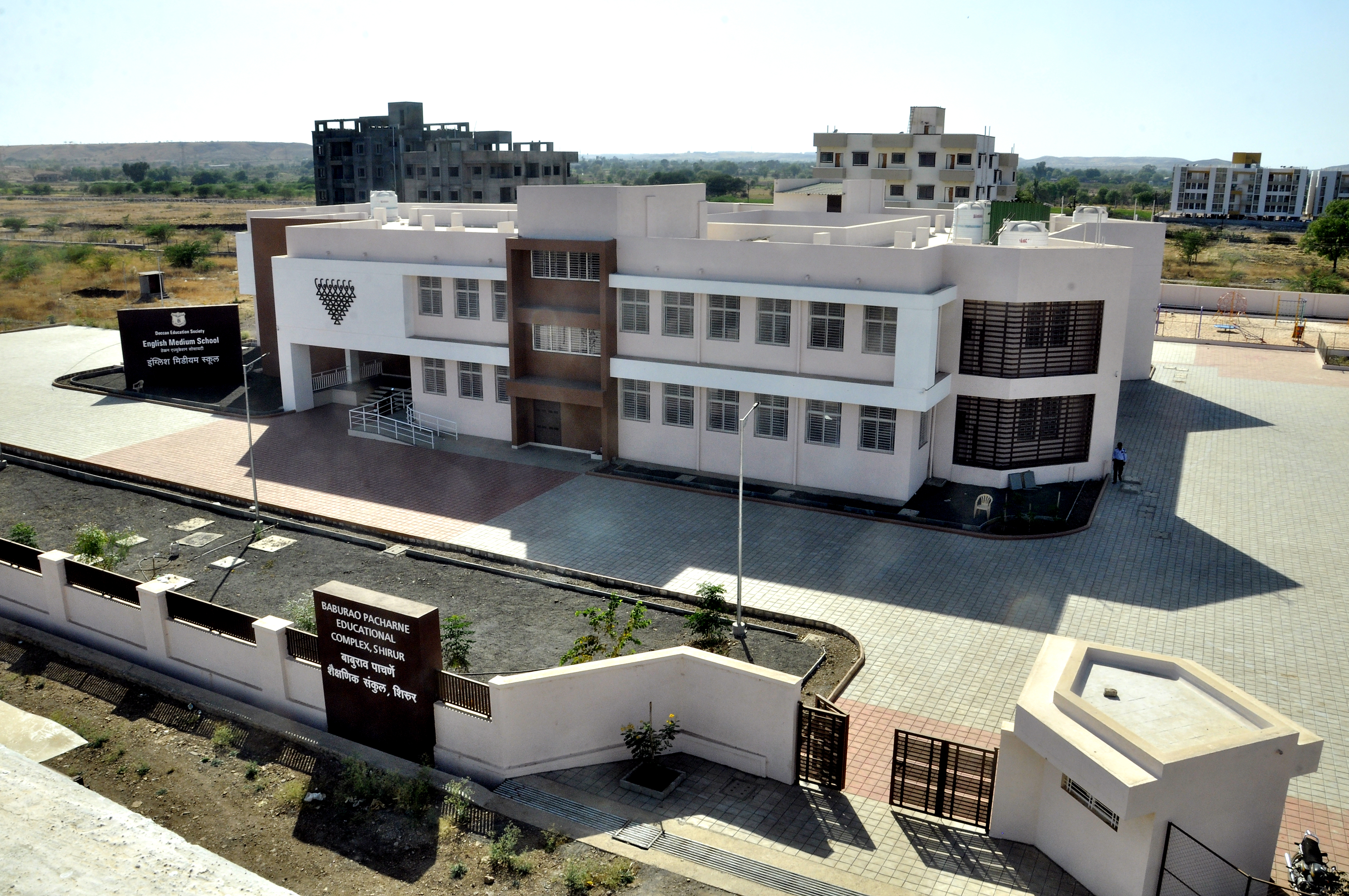 English Medium  School, Shirur